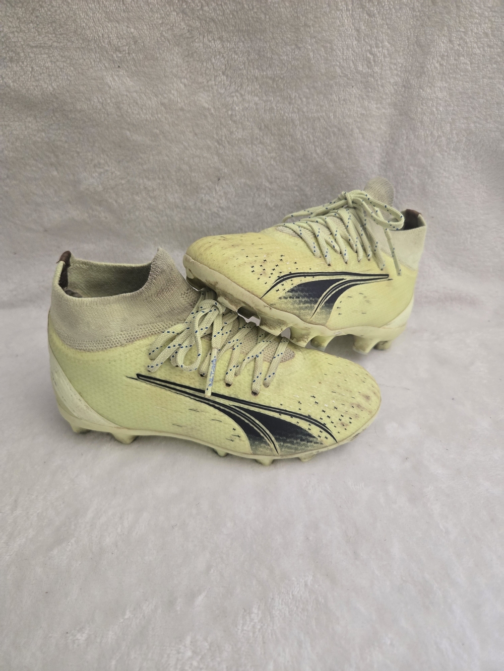 Puma Yellow Neon  Soccer Cleats Kids Size 10